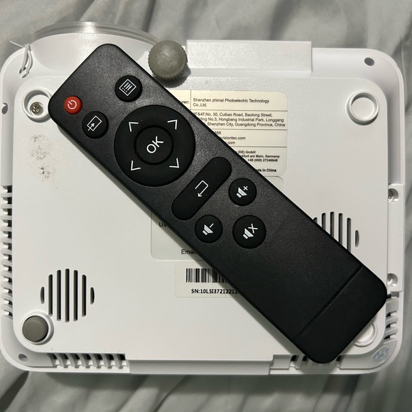 Mini projector - Picture 3 of 5